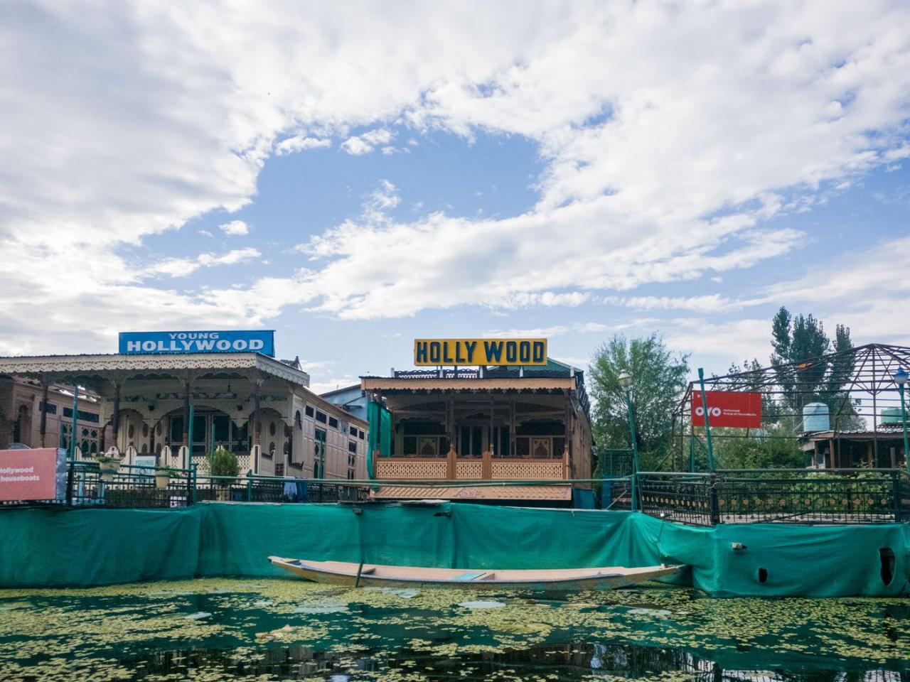 Rocking the boat in Srinagar’s Dal Lake Rocking the boat in Srinagar’s Dal Lake